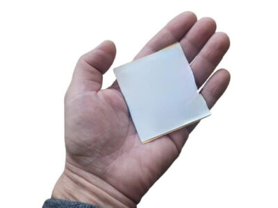 BLE location sticker with over 2 months' battery life