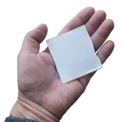 BLE location sticker with over 2 months' battery life